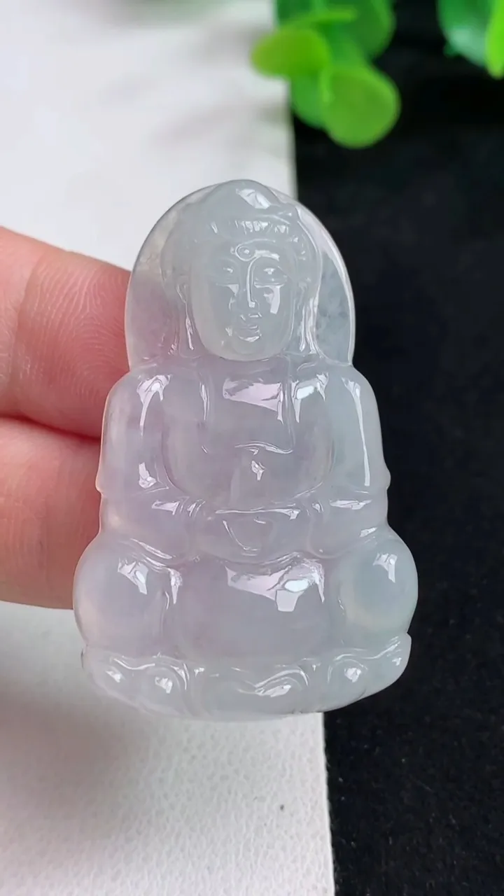 天然A货翡翠白冰观音菩萨吊坠，尺寸46-29.2-5，重量:11.88g
5月12日