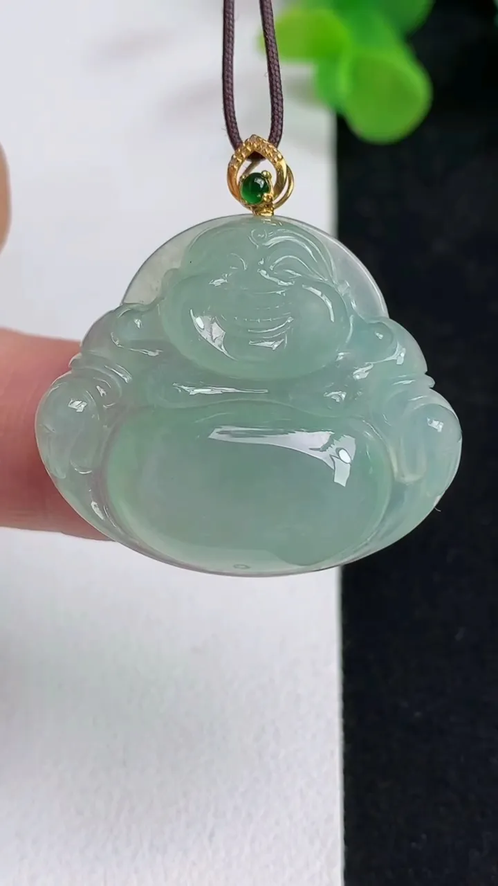 天然A货翡翠佛公吊坠，尺寸26-31-6.5，重量:8.33g
5月12日