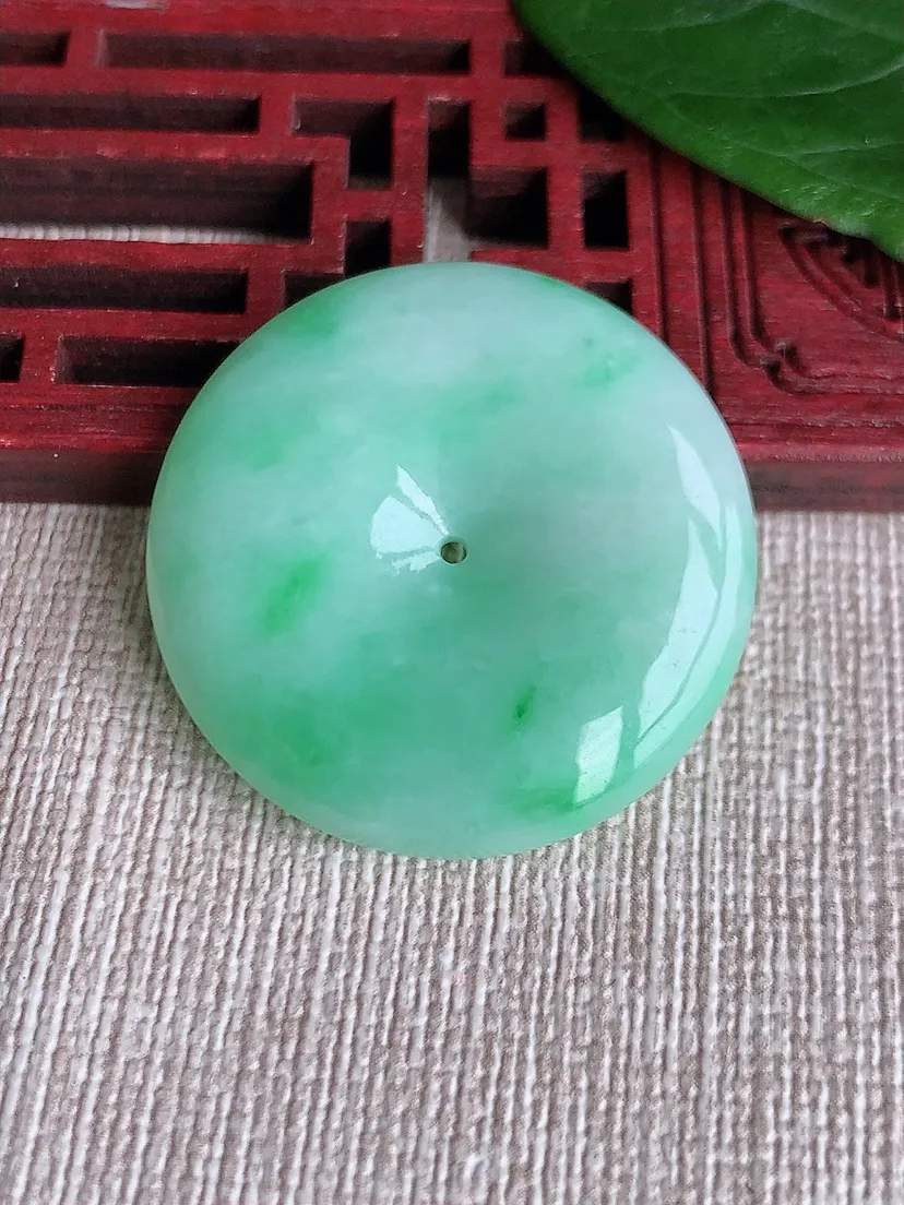 天然A货翡翠飘绿平安扣吊坠尺寸30.3×5.5m量11.22g 0511