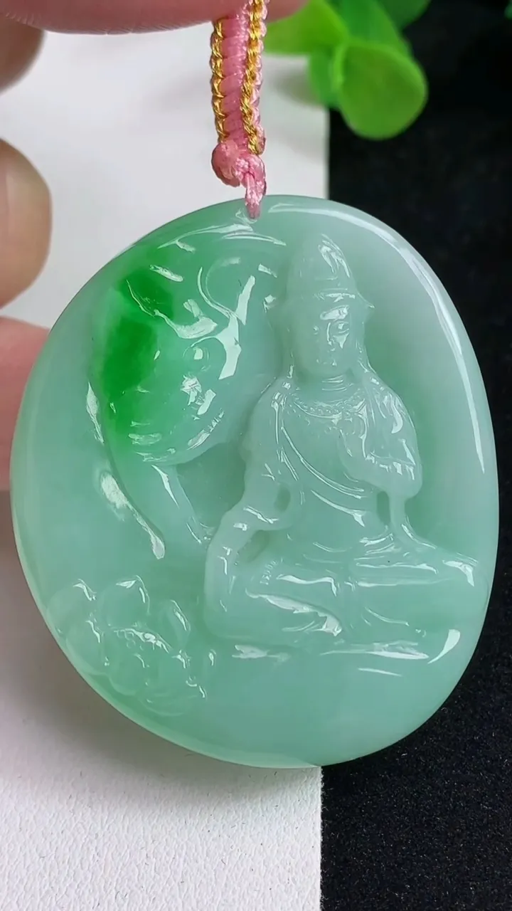天然A货翡翠普贤菩萨吊坠，尺寸48-41.3-6.2，重量:26.27g
5月12日