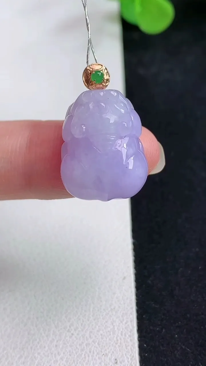 天然A货翡翠k金紫罗兰貔貅吊坠，尺寸18.6-14.7-10.4，重量:7.06g
5月12日