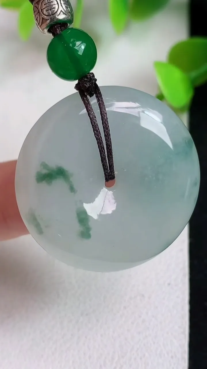 天然A货翡翠飘花平安扣吊坠，尺寸30-7.1，重:13.07g
5月12日