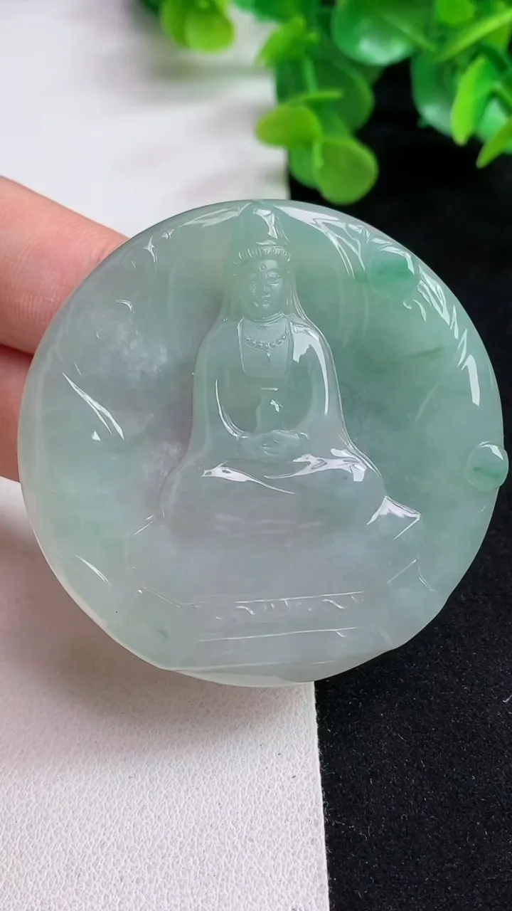 天然A货翡翠素衣观音吊坠，尺寸54.2-4.6，重量:30.35g
5月12日