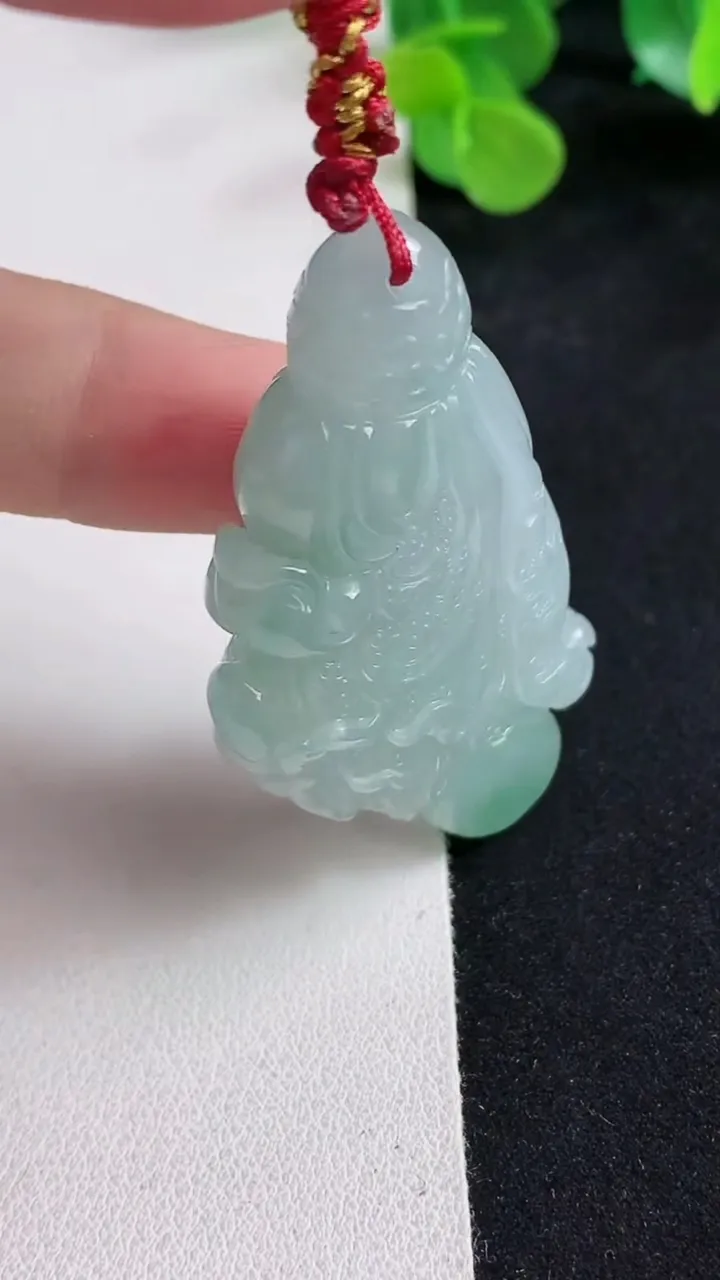 天然A货翡翠白菜吊坠，尺寸56.7-28.3-11.4，重量:34.45g
5月12日