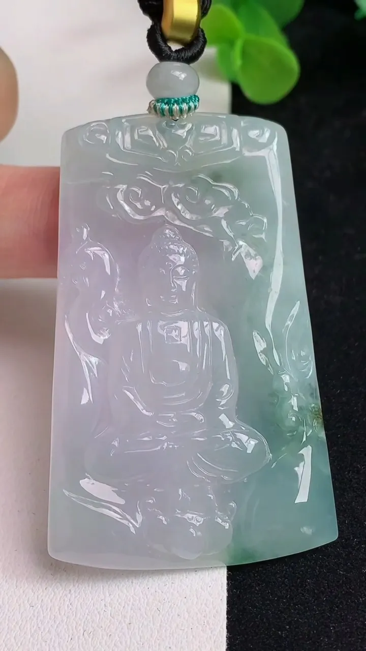 天然A货翡翠大日如来吊坠，尺寸56.4-35.2-5，重量:26.49g
5月12日