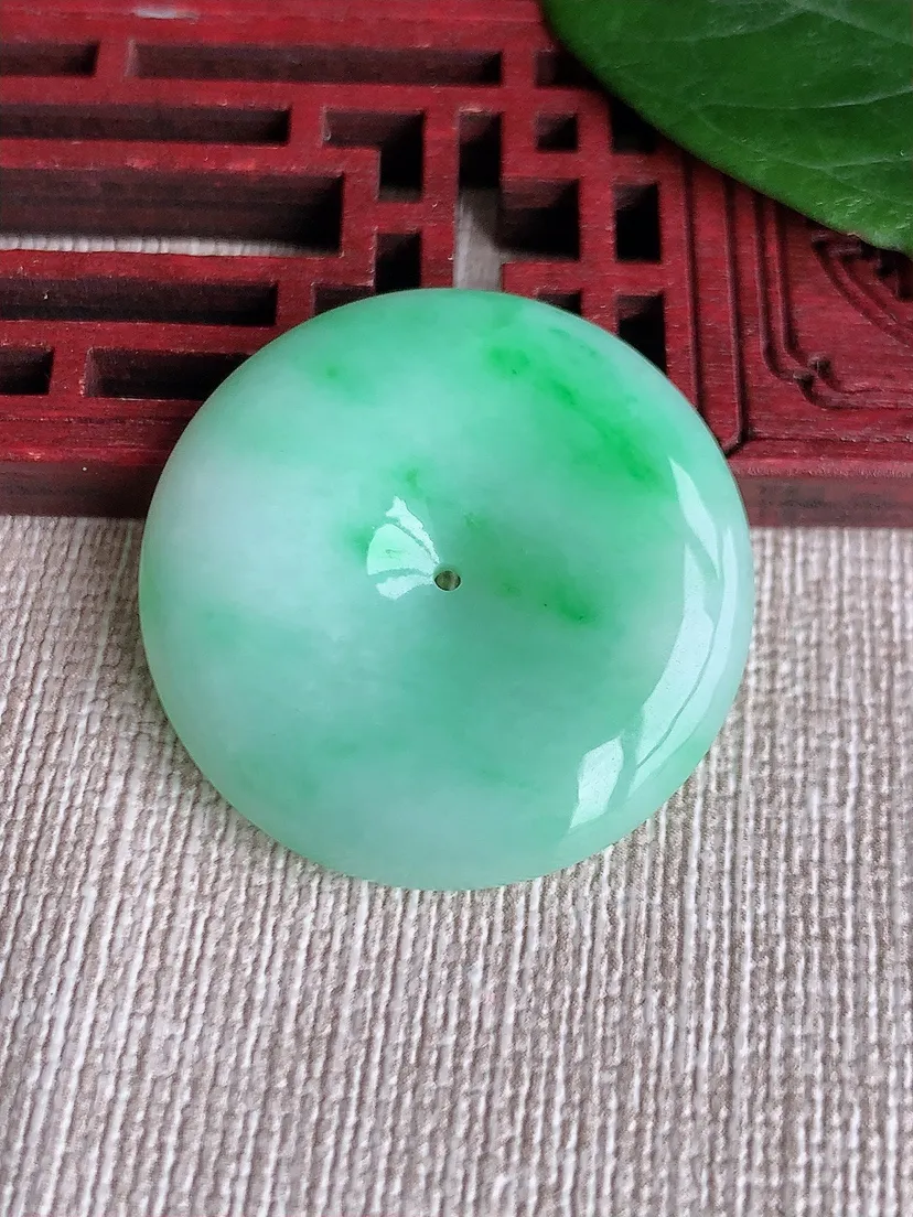 天然A货翡翠飘绿平安扣吊坠尺寸30.3×5.5m量11.22g 0511