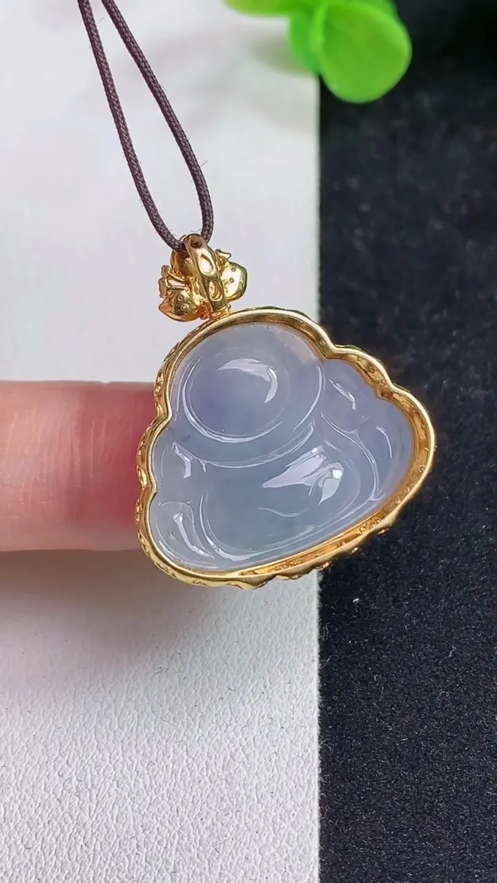 天然A货翡翠k金紫罗兰 飘花佛公吊坠，尺寸29.6-26-8，裸石19.5-23.6，重量:5.44g
5月12日