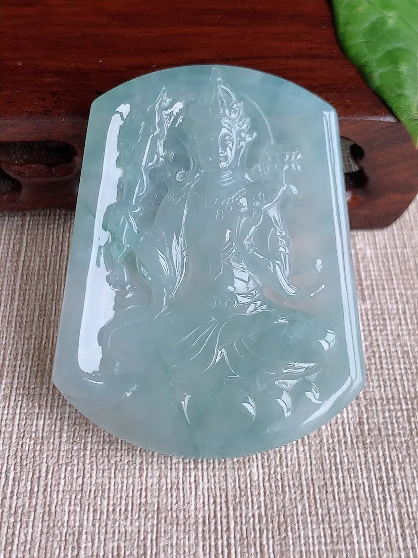 天然A货翡翠飘花虚空藏菩萨吊坠尺寸56.2×43.4×5.8m量29.82g 0511