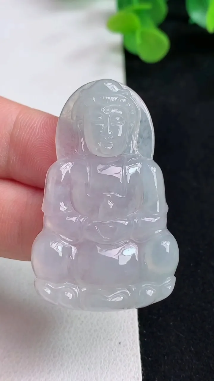 天然A货翡翠白冰观音菩萨吊坠，尺寸46-29.2-5，重量:11.88g
5月12日