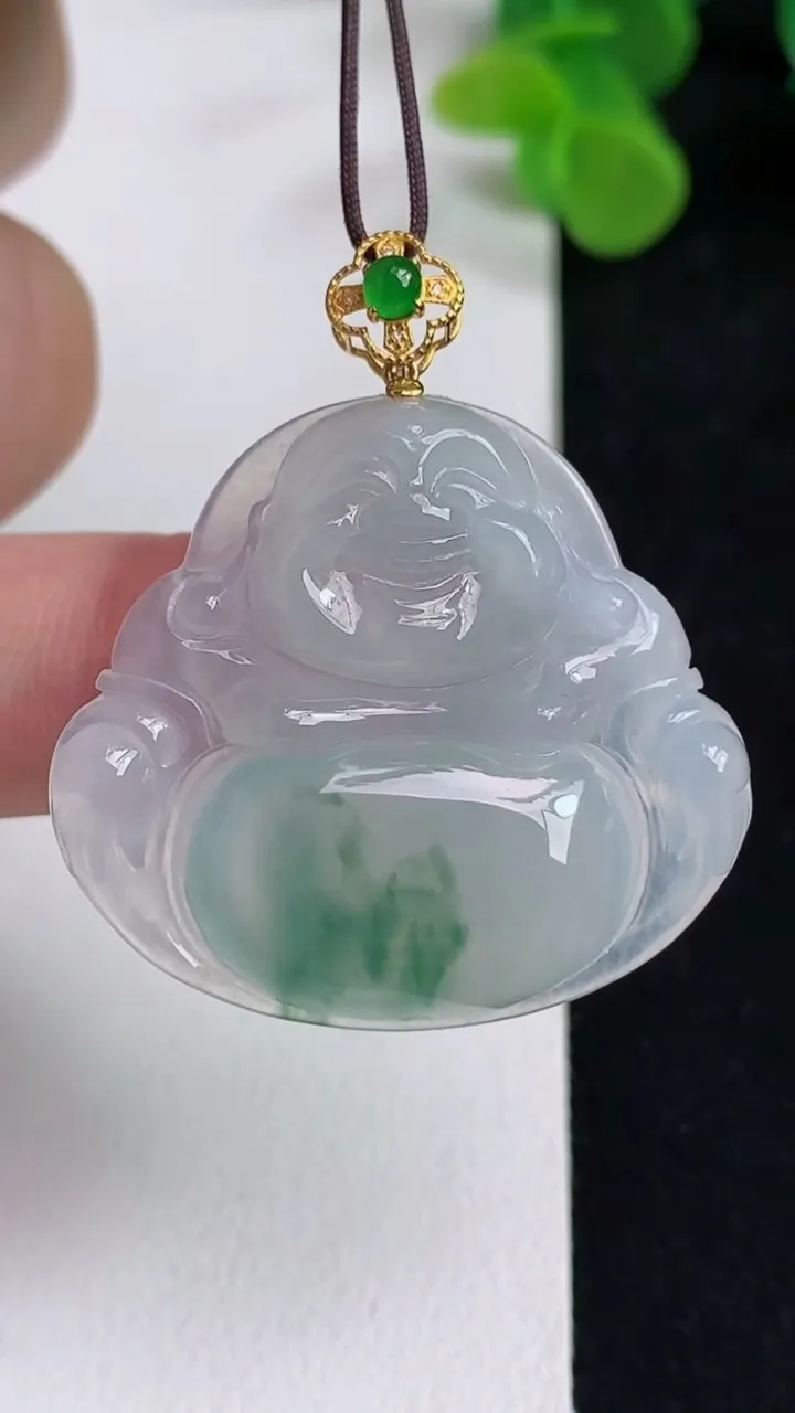 天然A货翡翠飘花佛公吊坠，尺寸30.3-34-5.8，重量:9.40g
5月12日
