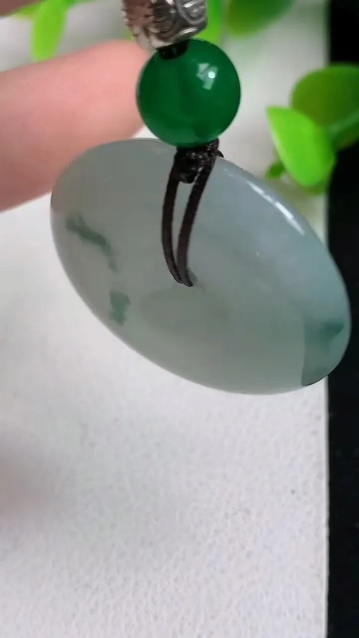 天然A货翡翠飘花平安扣吊坠，尺寸30-7.1，重:13.07g
5月12日