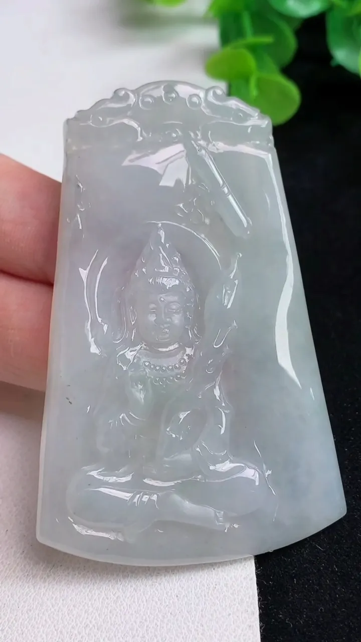 天然A货翡翠白冰文殊菩萨吊坠，尺寸74-46.2-6，重量:41.04g
5月12日