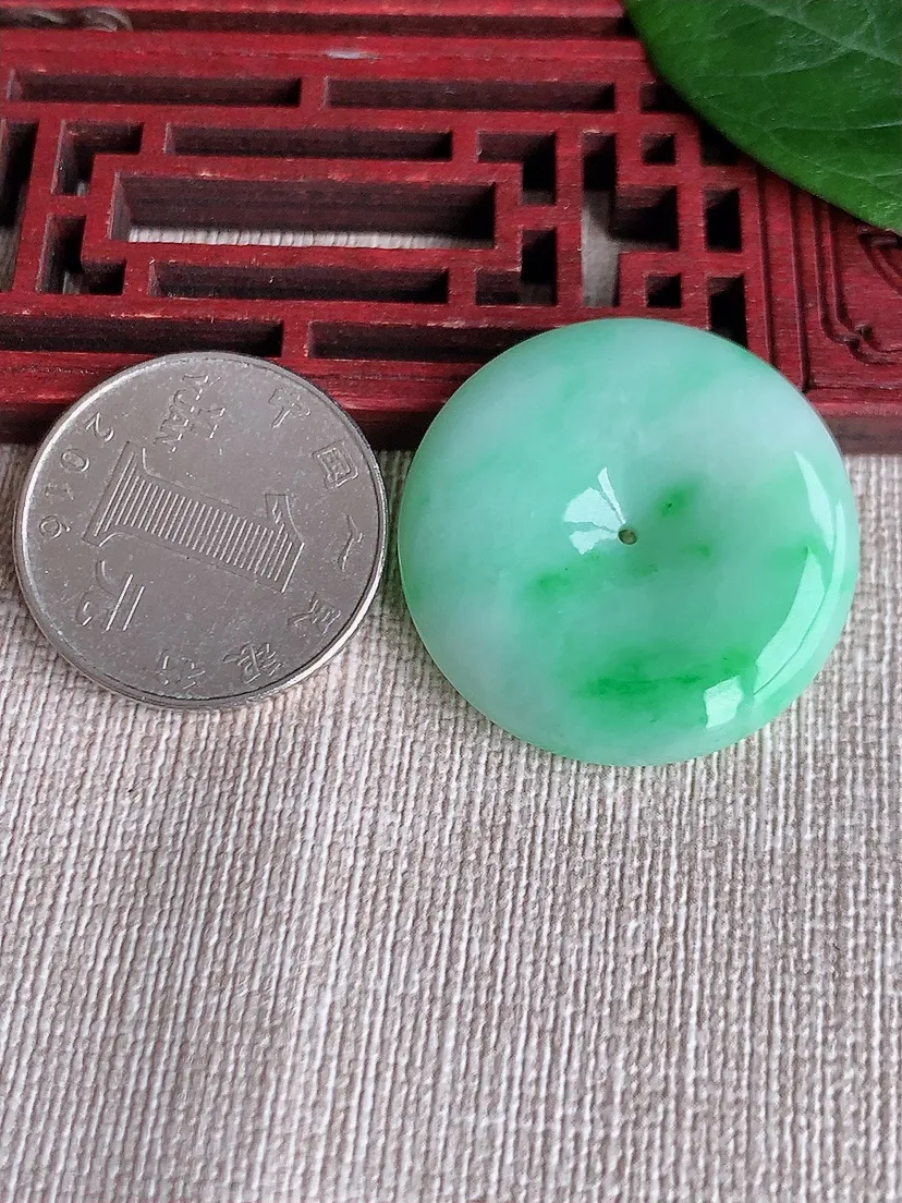 天然A货翡翠飘绿平安扣吊坠尺寸30.3×5.5m量11.22g 0511