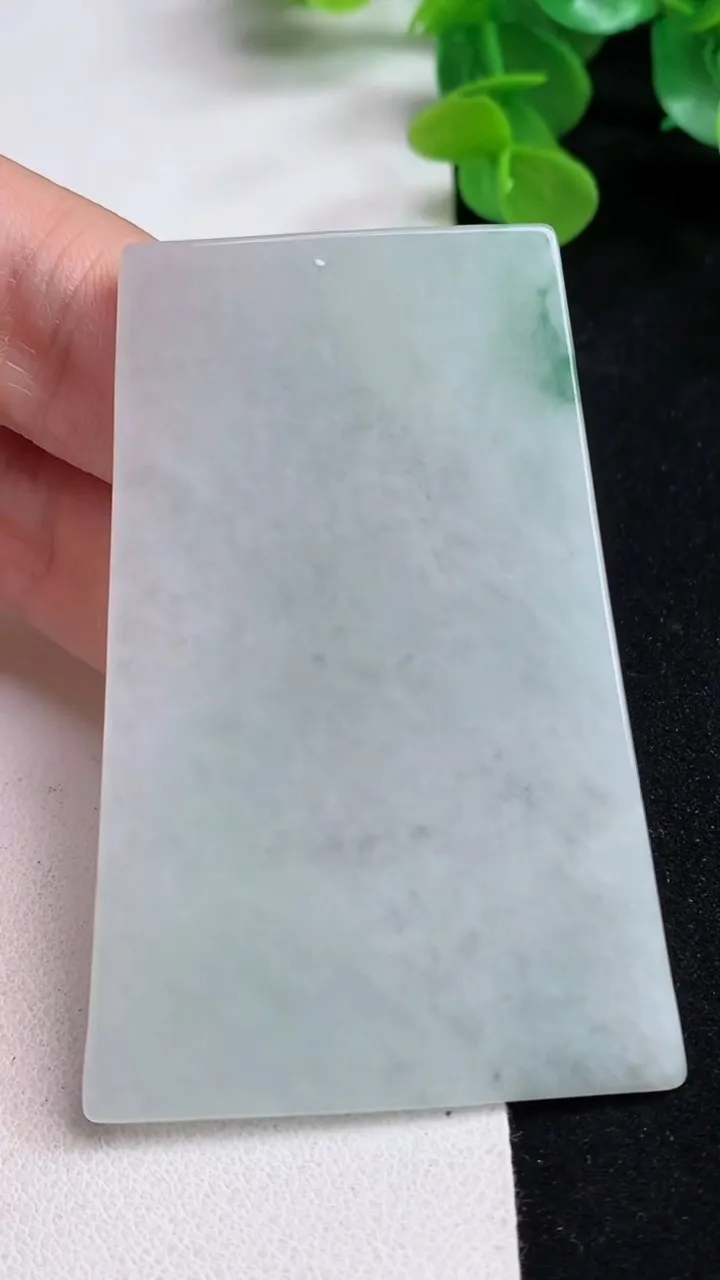 天然A货翡翠飘花普贤菩萨吊坠，尺寸67.5-45.4-4.8，重量:33.05g
5月12日