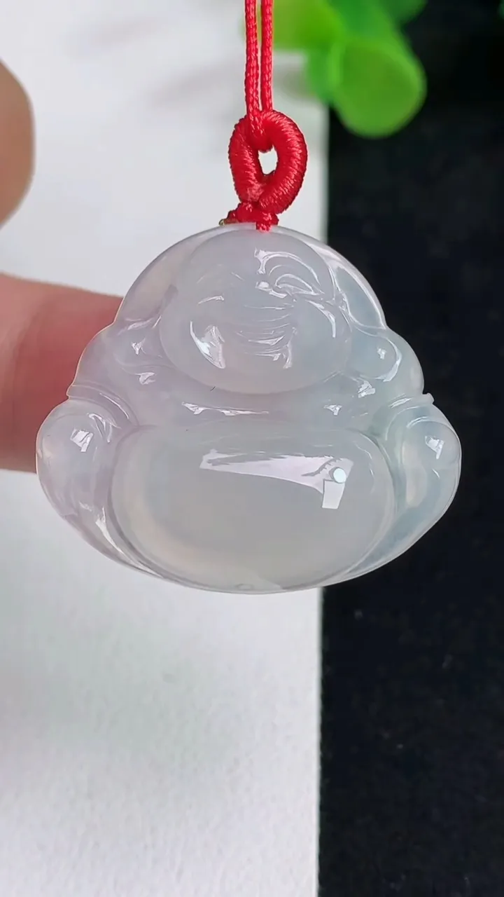 天然A货翡翠白冰佛公吊坠，尺寸25.8-30-6，重量:6.88g
5月12日