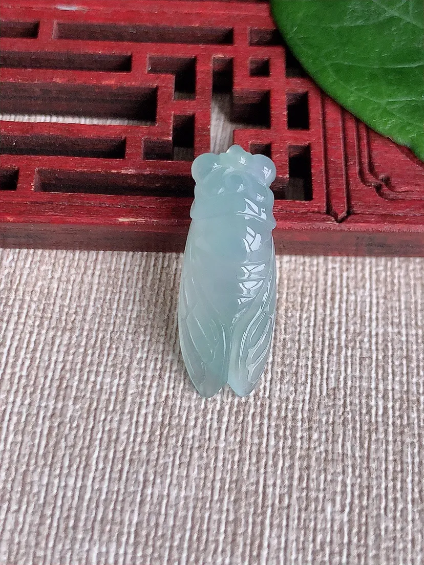 天然A货翡翠晴底一鸣惊人吊坠尺寸26.6×10×7.5m量3.32g 0511