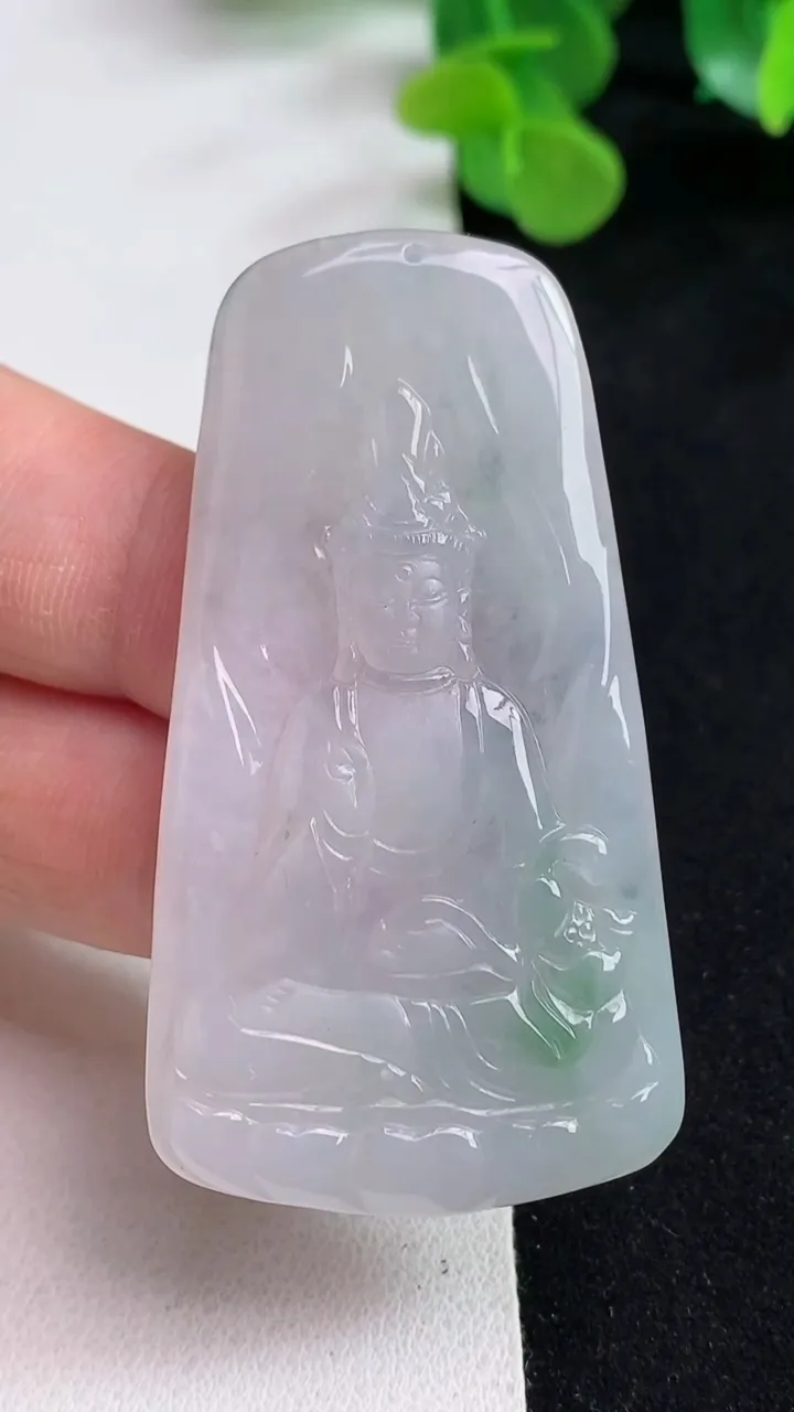天然A货翡翠观音菩萨吊坠，尺寸57-30.8-4.5，重量:18.42g
5月12日