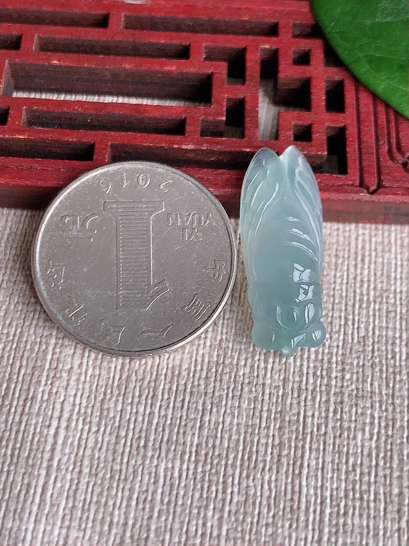 天然A货翡翠晴底一鸣惊人吊坠尺寸26.6×10×7.5m量3.32g 0511