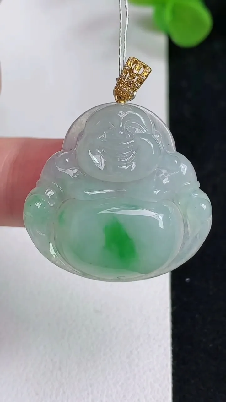 天然A货翡翠佛公吊坠，尺寸26.5-28-5.6，重量:6.55g
5月12日