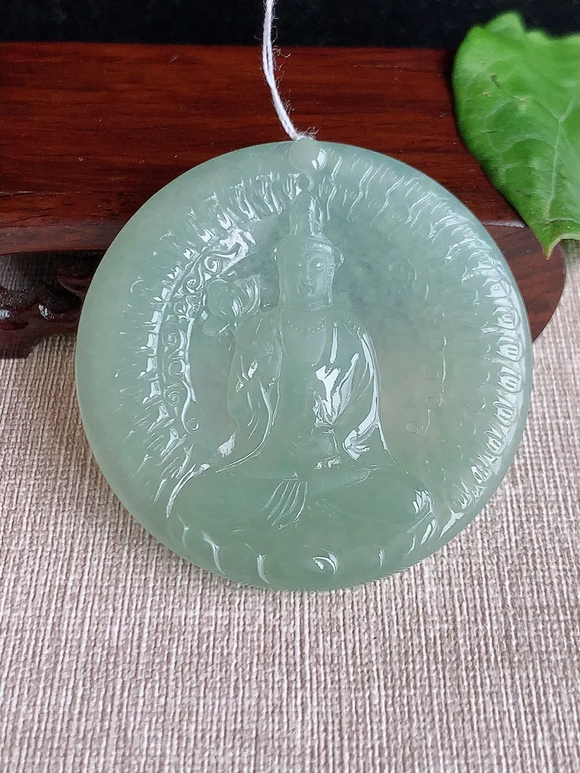天然A货翡翠晴绿大势至菩萨吊坠尺寸55.7×5.2m量33.16g 0511
