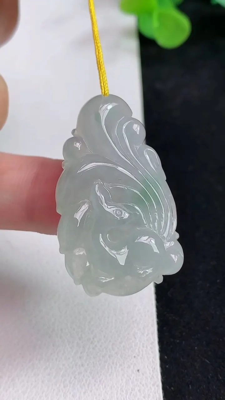 天然A货翡翠九尾狐吊坠，尺寸37.6-22.6-6.2，重量:9.42g
5月12日