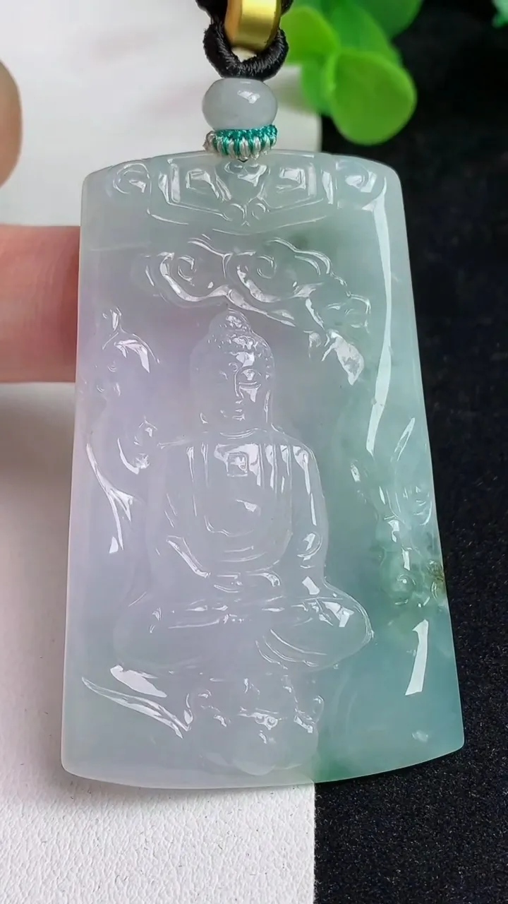 天然A货翡翠大日如来吊坠，尺寸56.4-35.2-5，重量:26.49g
5月12日