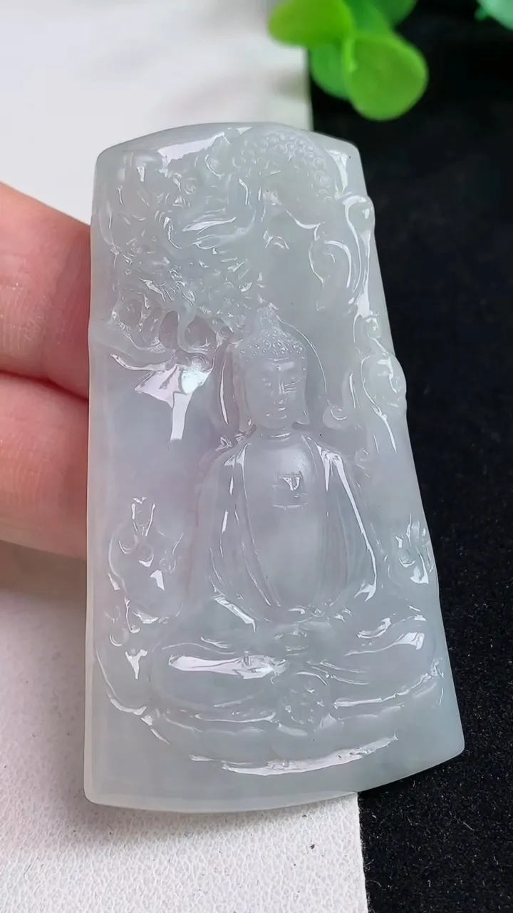 天然A货翡翠白冰祥龙大日如来吊坠，尺寸65-35-5.4，重量:26.46g
5月12日