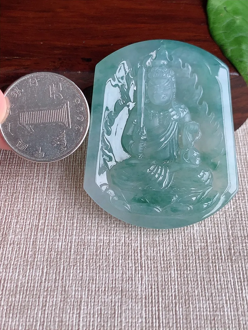 天然A货翡翠飘花一刀切不动明王吊坠尺寸52.2×42×6m量28.72g 0511
