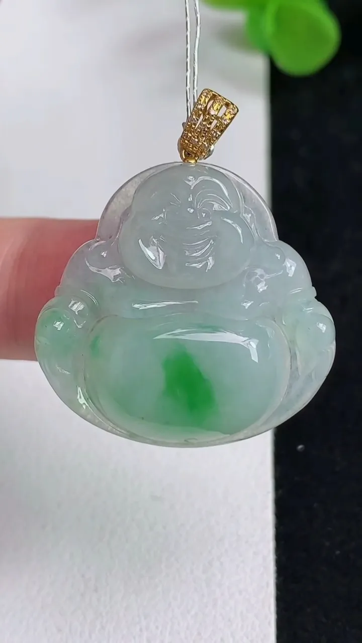 天然A货翡翠佛公吊坠，尺寸26.5-28-5.6，重量:6.55g
5月12日