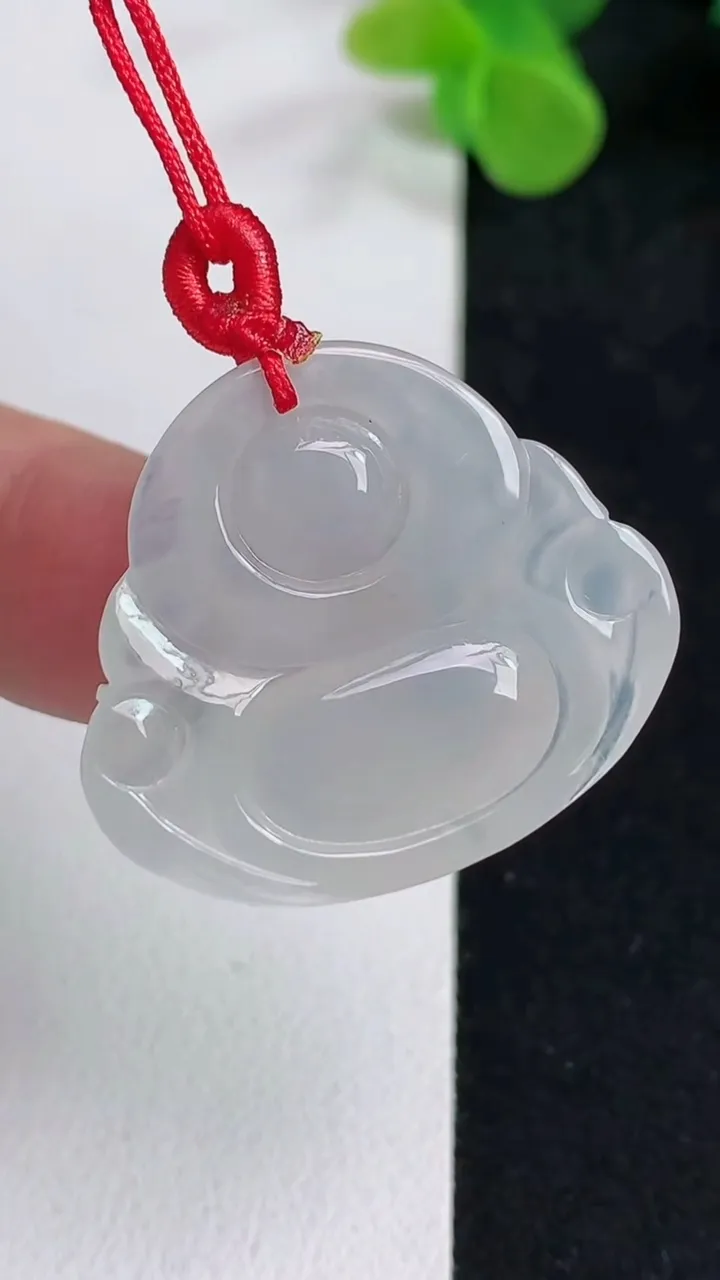 天然A货翡翠白冰佛公吊坠，尺寸25.8-30-6，重量:6.88g
5月12日