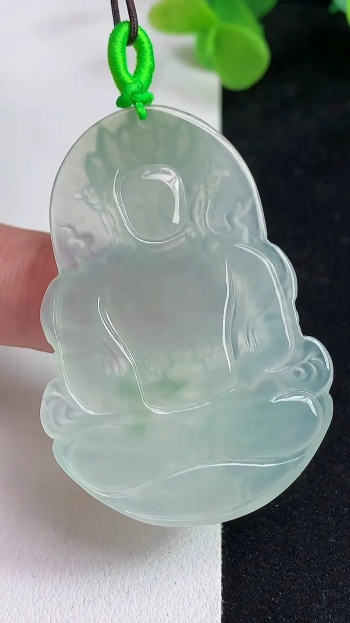 天然A货翡翠度母吊坠，尺寸49.3-35-3.8，重量:12.96g
5月12日