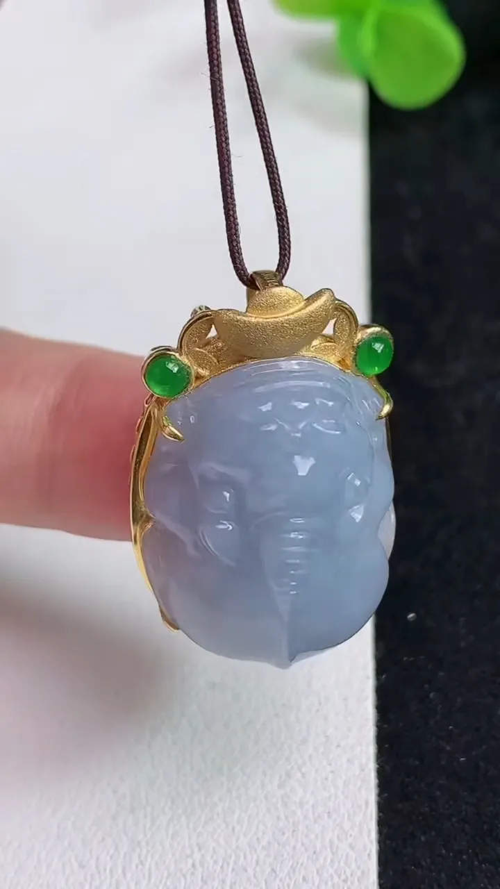 天然A货翡翠k金紫罗兰貔貅吊坠，尺寸31-20.7-12.6，裸石25.7-19.8，重量:10.62g
5月12日