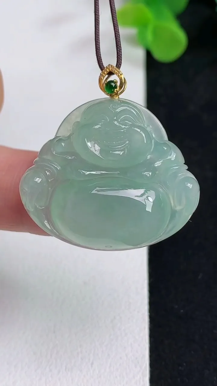 天然A货翡翠佛公吊坠，尺寸26-31-6.5，重量:8.33g
5月12日