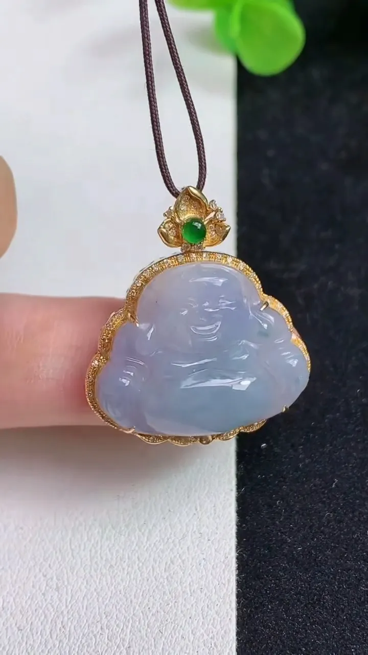 天然A货翡翠k金紫罗兰 飘花佛公吊坠，尺寸29.6-26-8，裸石19.5-23.6，重量:5.44g
5月12日