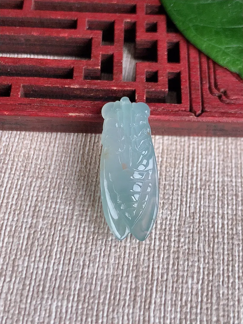 天然A货翡翠晴底一鸣惊人吊坠尺寸26.6×10×7.5m量3.32g 0511