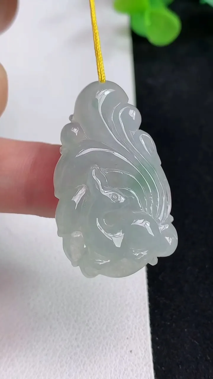 天然A货翡翠九尾狐吊坠，尺寸37.6-22.6-6.2，重量:9.42g
5月12日