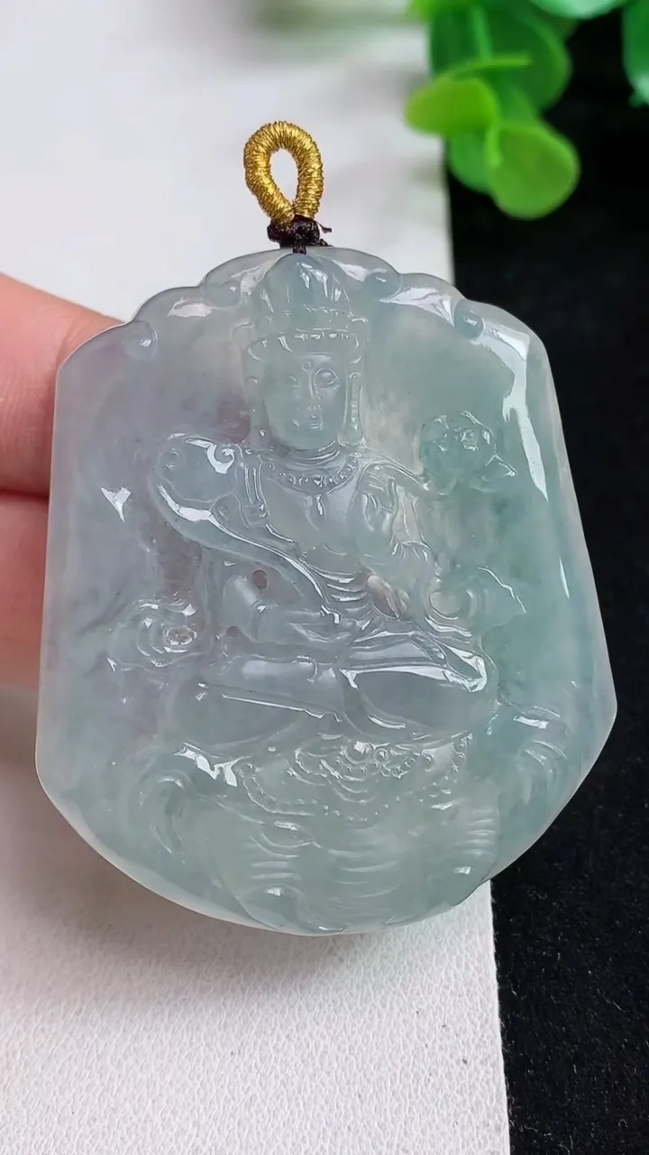天然A货翡翠普贤菩萨吊坠，尺寸54.6-46.6-5.8，重量:29.81g
5月12日