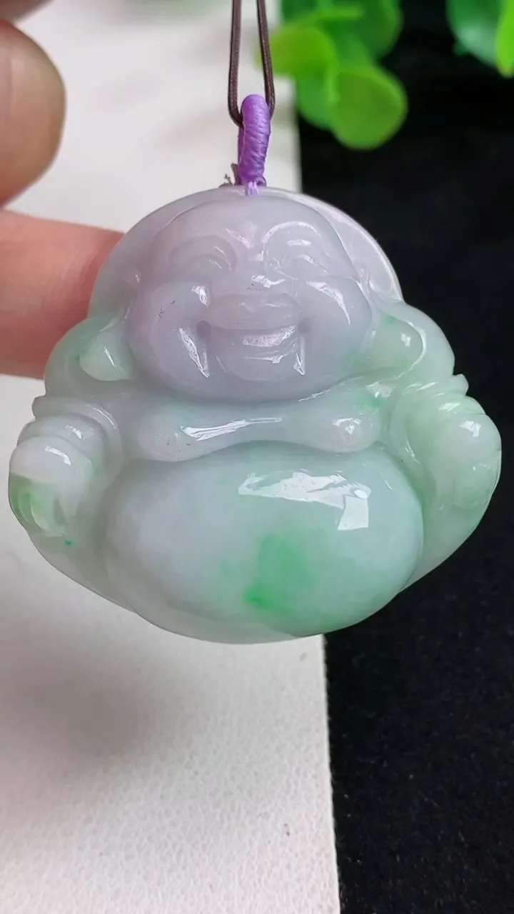 天然A货翡翠佛公吊坠，尺寸38.6-42.2-12.7，重量:31.38g
5月12日