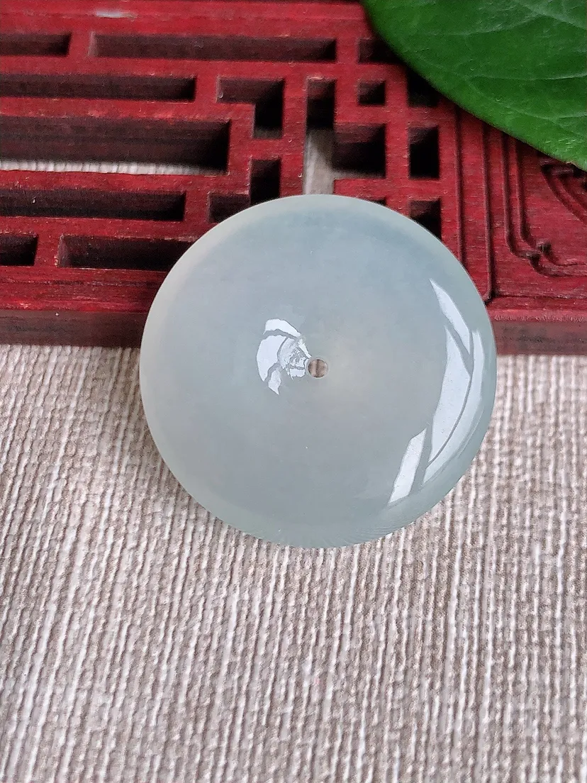 天然A货翡翠白月光平安扣吊坠尺寸26.7×6m量8.92g 0511