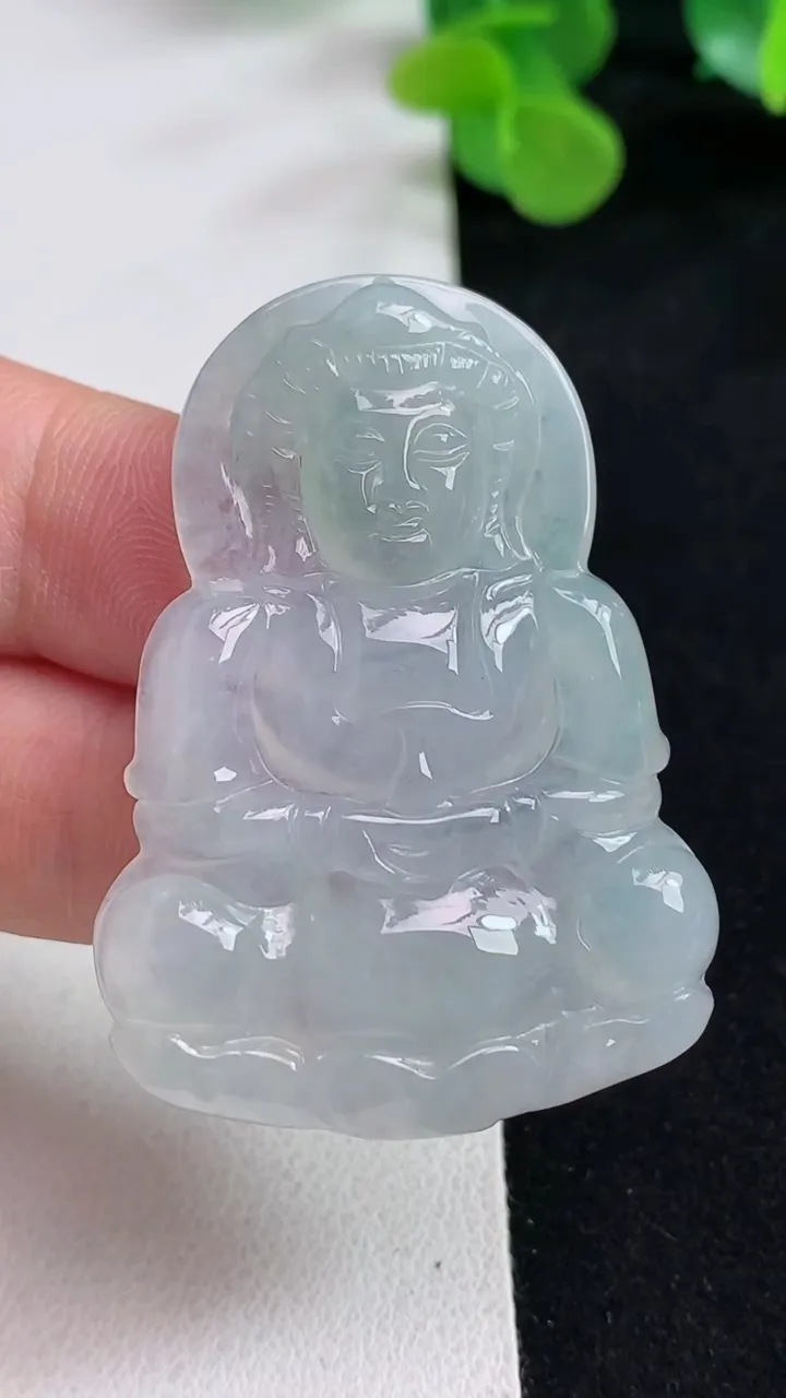 天然A货翡翠观音菩萨吊坠，尺寸46.3-33.6-5.8，重量:15.73g
5月12日