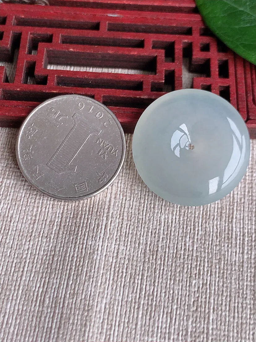 天然A货翡翠白月光平安扣吊坠尺寸26.7×6m量8.92g 0511