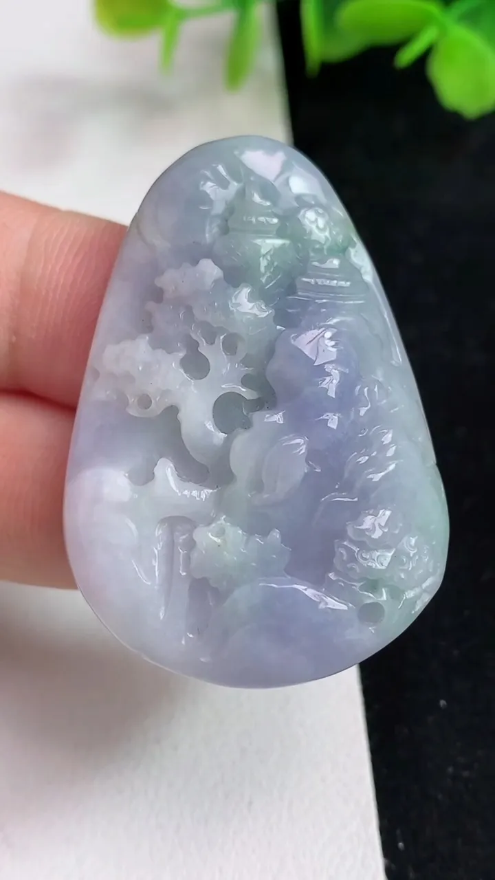 天然A货翡翠牌吊坠，尺寸43.4-30.8-8.8，重量:20.90g
5月13日