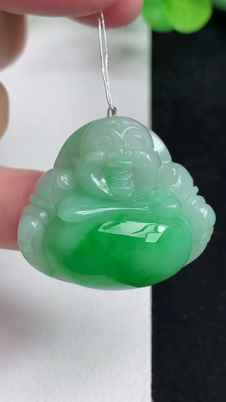 天然A货翡翠佛公吊坠，尺寸28.3-33-12.2，重量:18.29g
5月13日