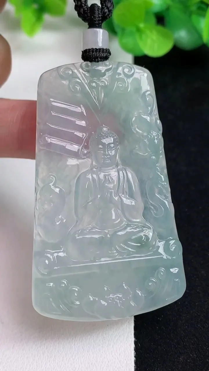 天然A货翡翠大日如来吊坠，尺寸60-36.7-4.6，重量:27.86g
5月13日