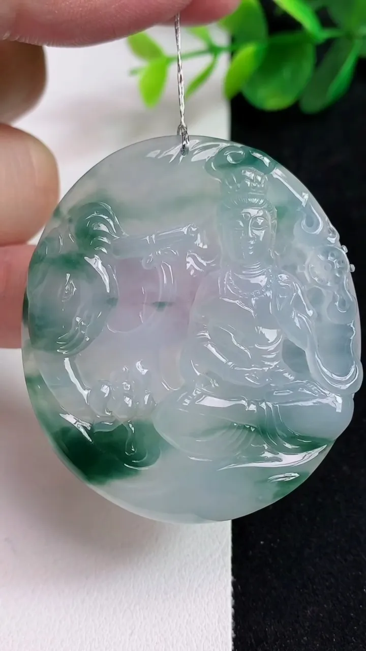 天然A货翡翠飘花普贤菩萨吊坠，尺寸52-46-5.7，重量:29.15g
5月13日