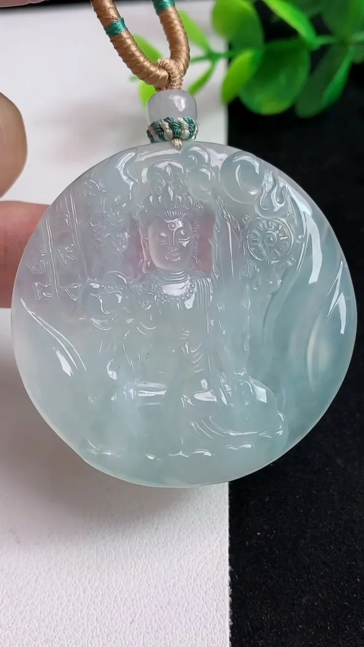 天然A货翡翠白冰虚空藏观音菩萨吊坠，尺寸50.5-5.3，重量:33.13g
5月13日