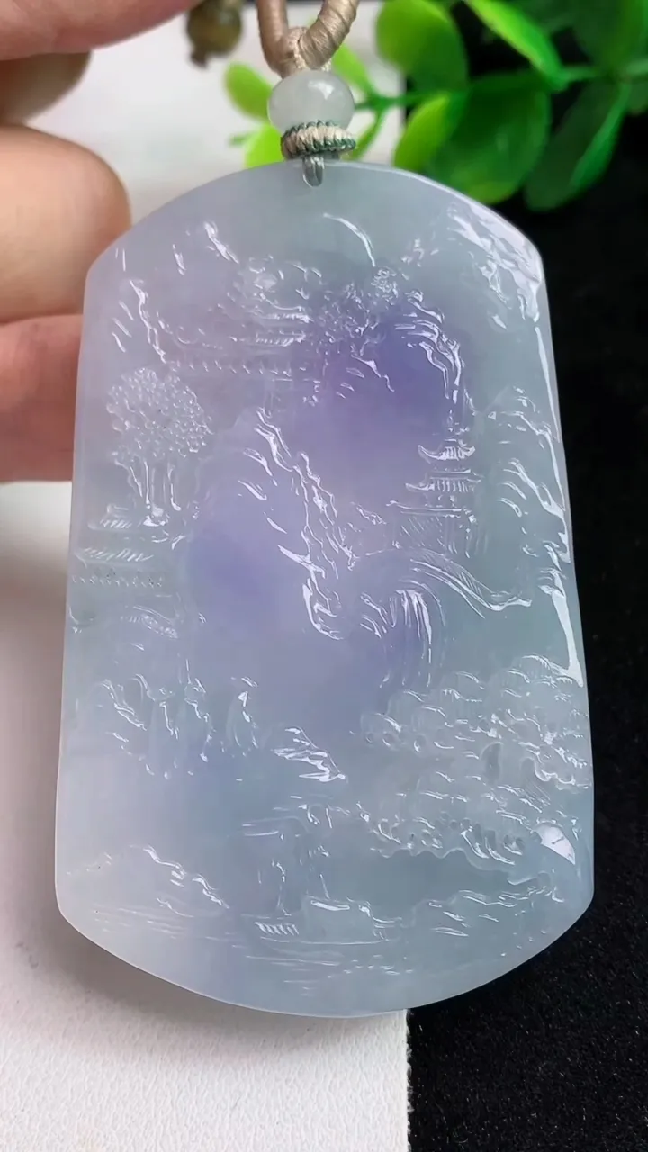 天然A货翡翠紫罗兰山水牌吊坠，尺寸71.6-45-6，重量:53.00g
5月13日