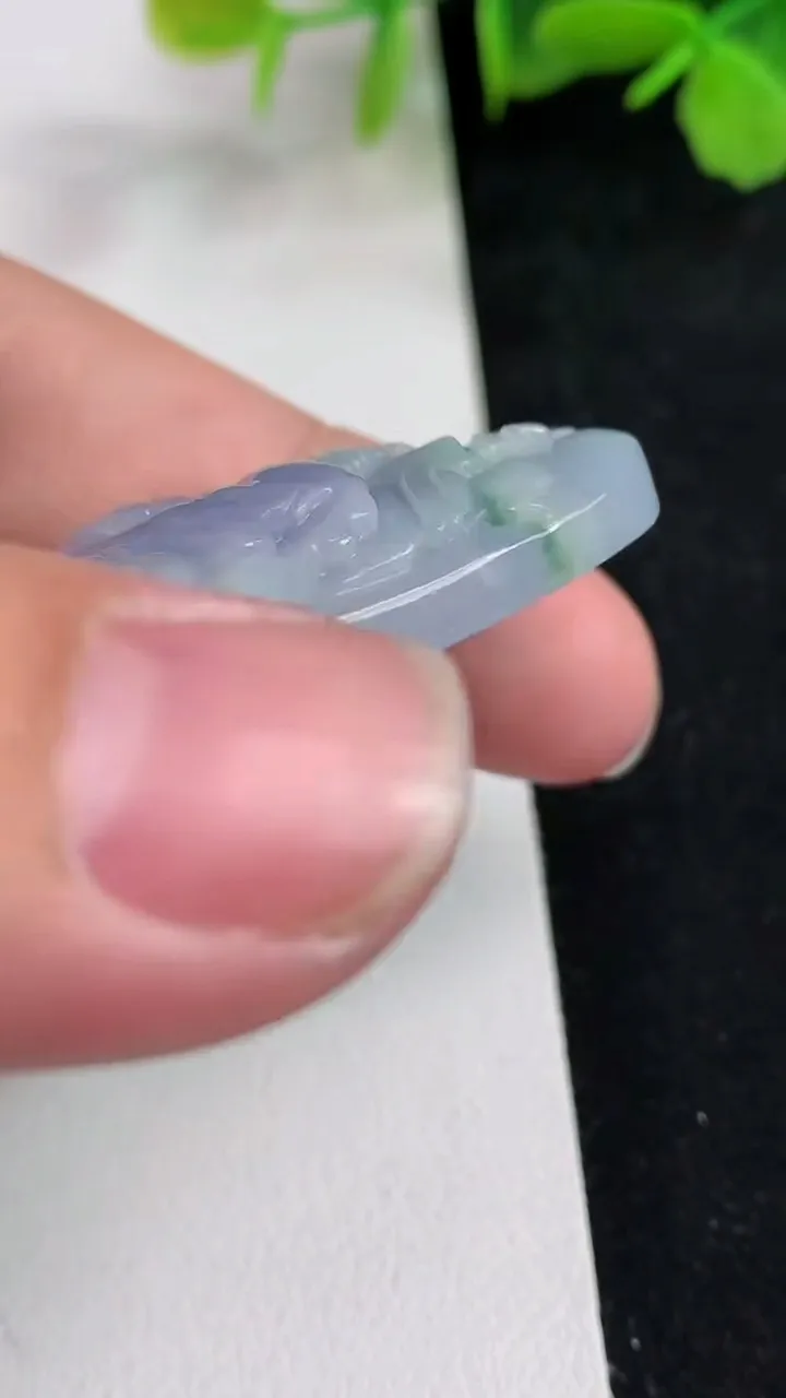 天然A货翡翠牌吊坠，尺寸43.4-30.8-8.8，重量:20.90g
5月13日