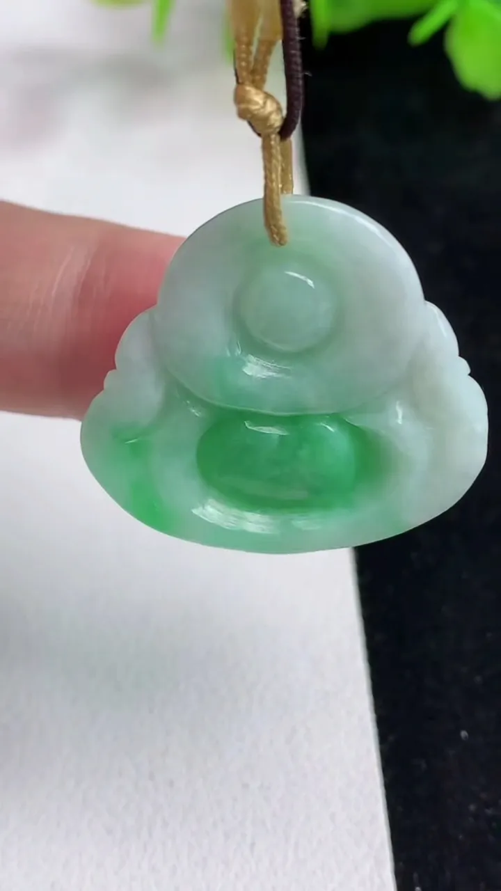 天然A货翡翠佛公吊坠，尺寸25-27.4-6，重量:6.29g
5月13日