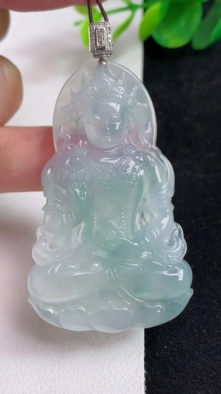 天然A货翡翠度母吊坠，尺寸57.7-34.2-4.8，重量:18.85g
5月13日